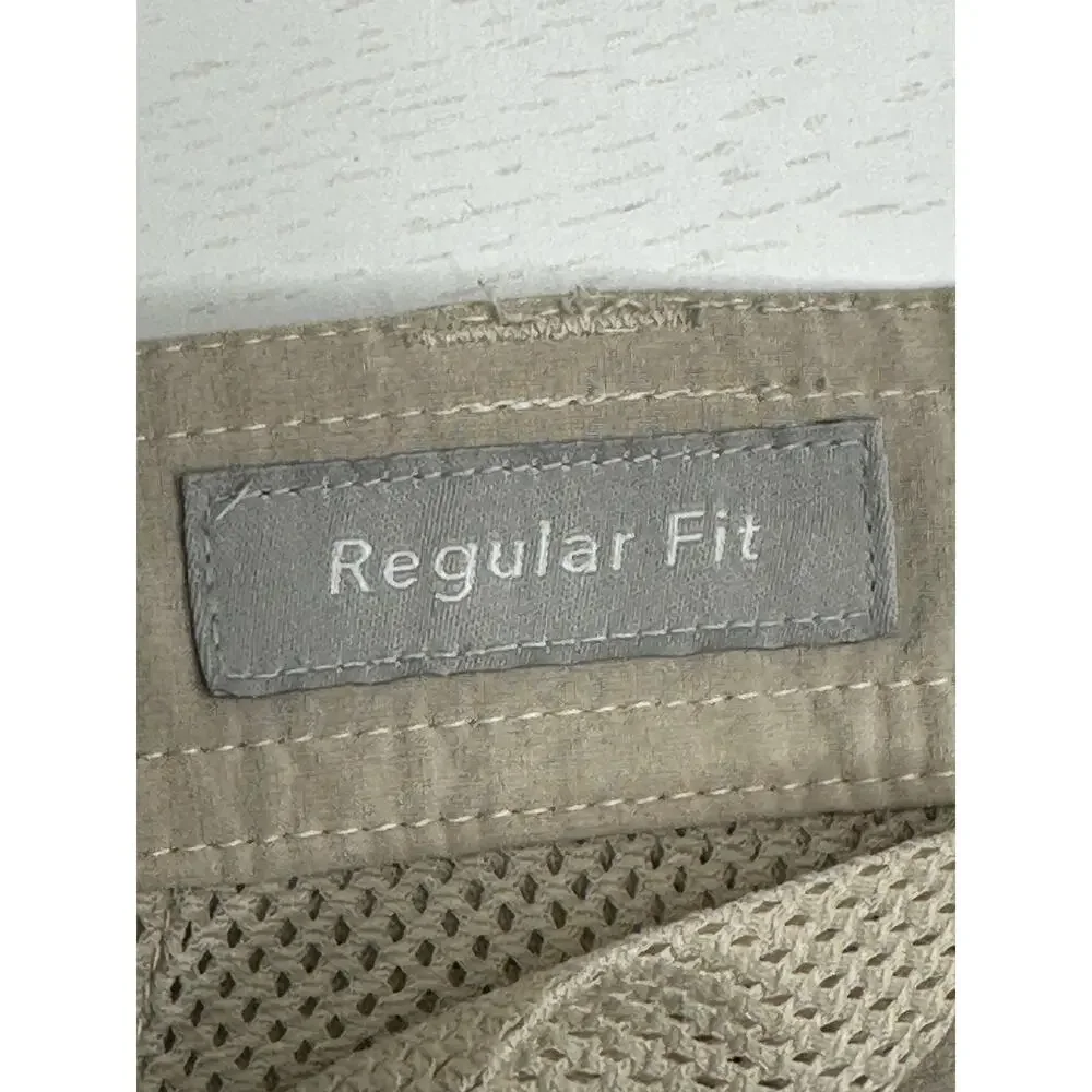 Columbia Men 38 Tan Cargo Shorts Walking Hiking Golf Outdoor Pockets VGC